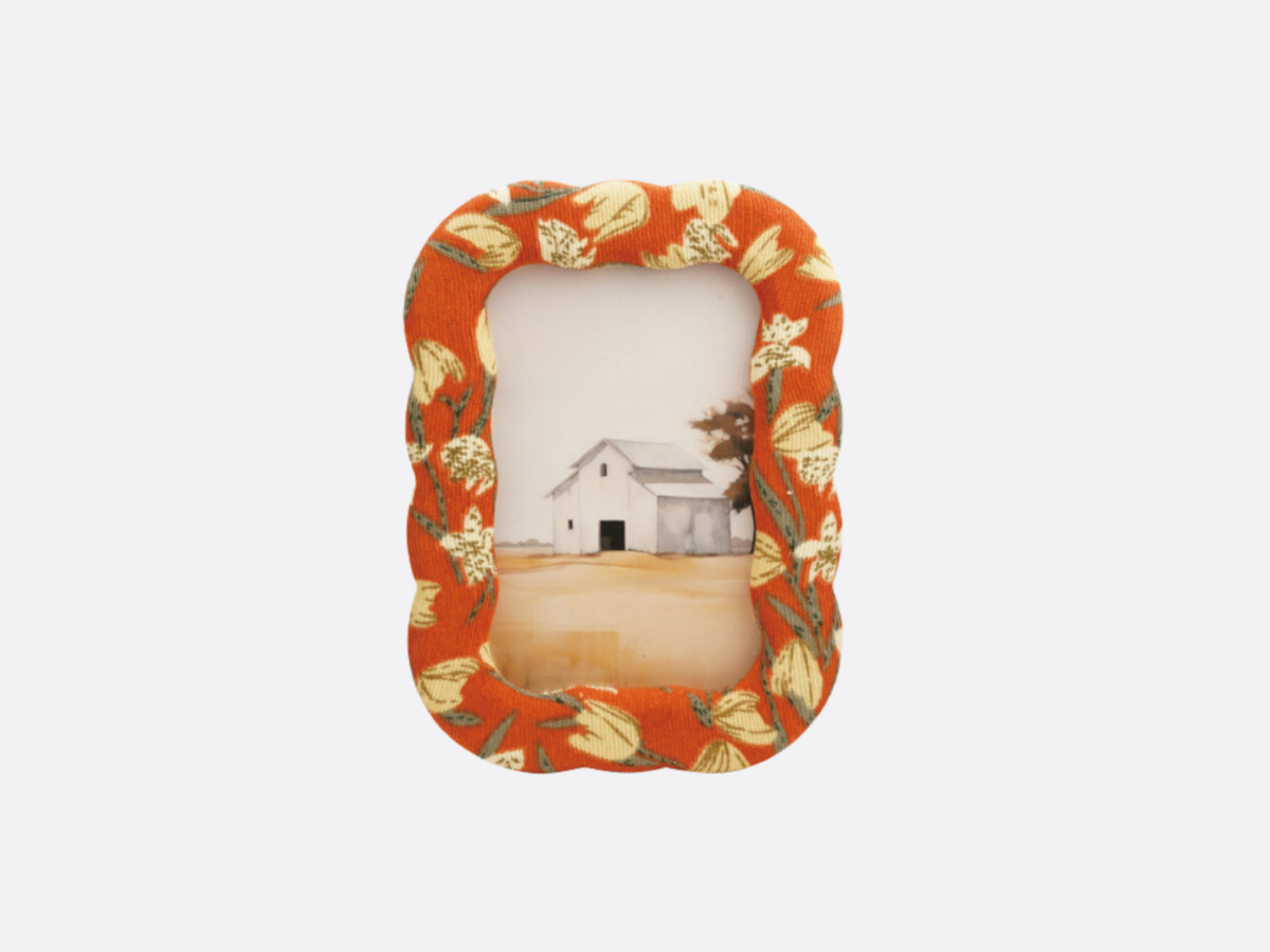 Embroidered Photo Frame - Scalloped