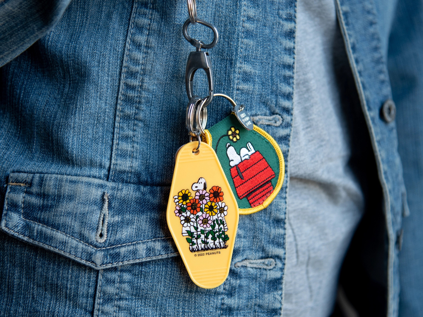 3P4 X Peanuts® - Snoopy Doghouse Flower Patch Keychain