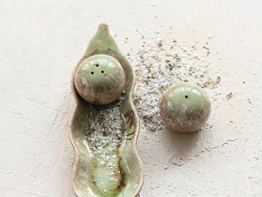 Peas in a Pod Salt & Pepper Shaker Set