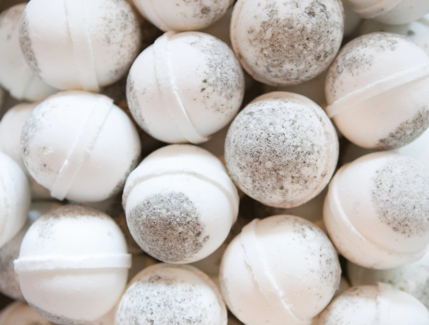 Seaweed & Sea Salt Bath Bomb