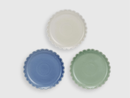 Stoneware Plate With Scalloped Edge