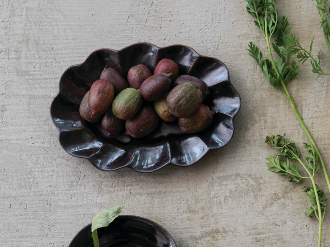 Stoneware Scalloped Plate